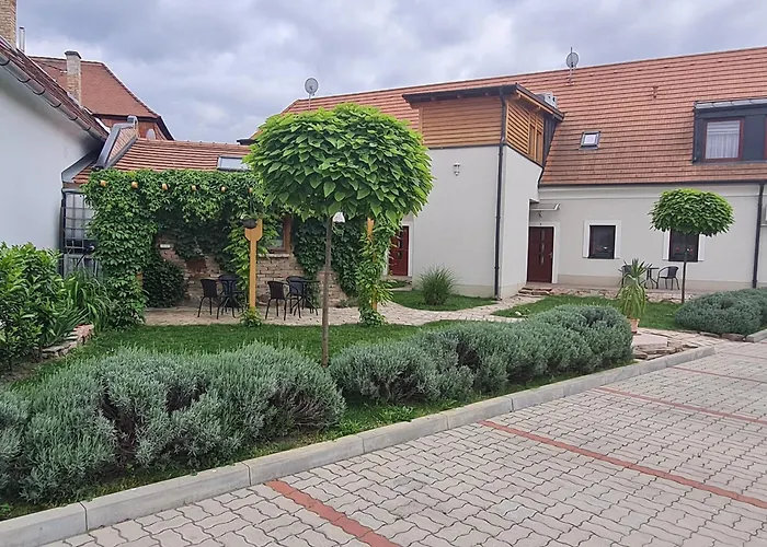 Kossuth Apartmanhaz