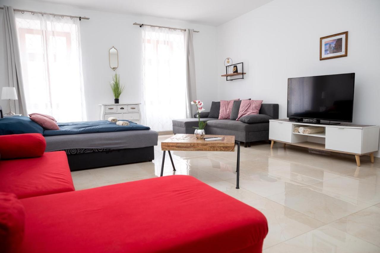 Kossuth Apartmanhaz