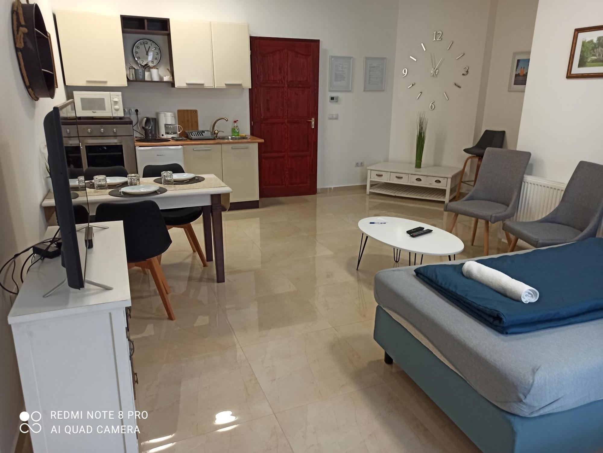Kossuth Apartmanhaz Tata