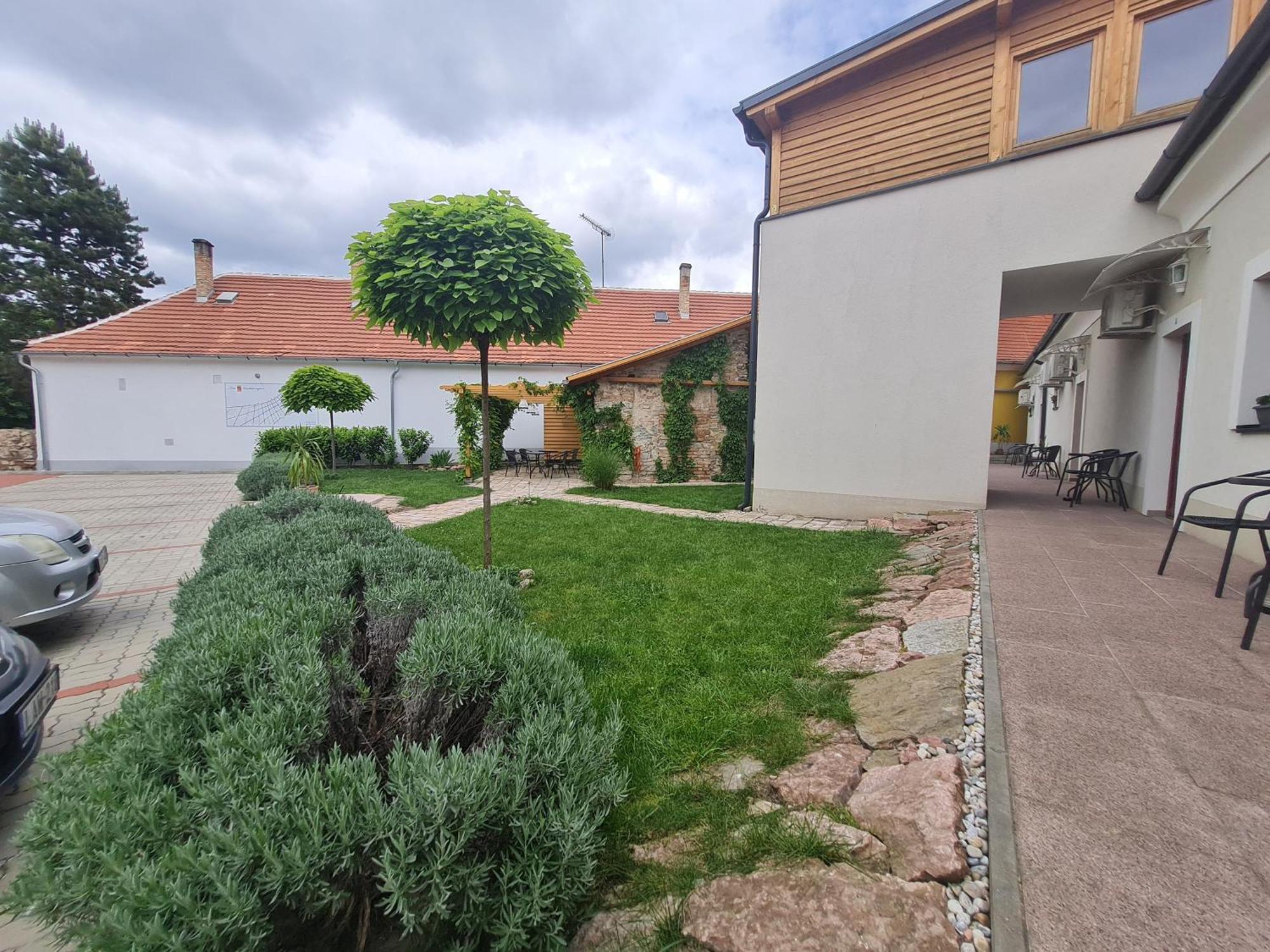 Kossuth Apartmanhaz Apartament